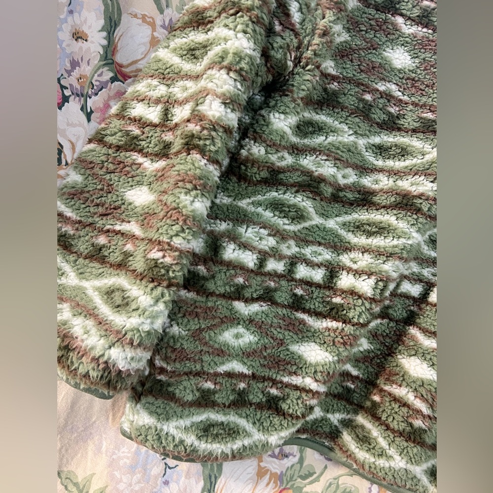 Cozy Green Patterned pullover Jacket - Picture 7 of 12
